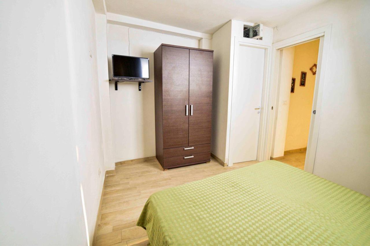 Ferienwohnung Solemareponza Monolocali La Piana Exterior foto